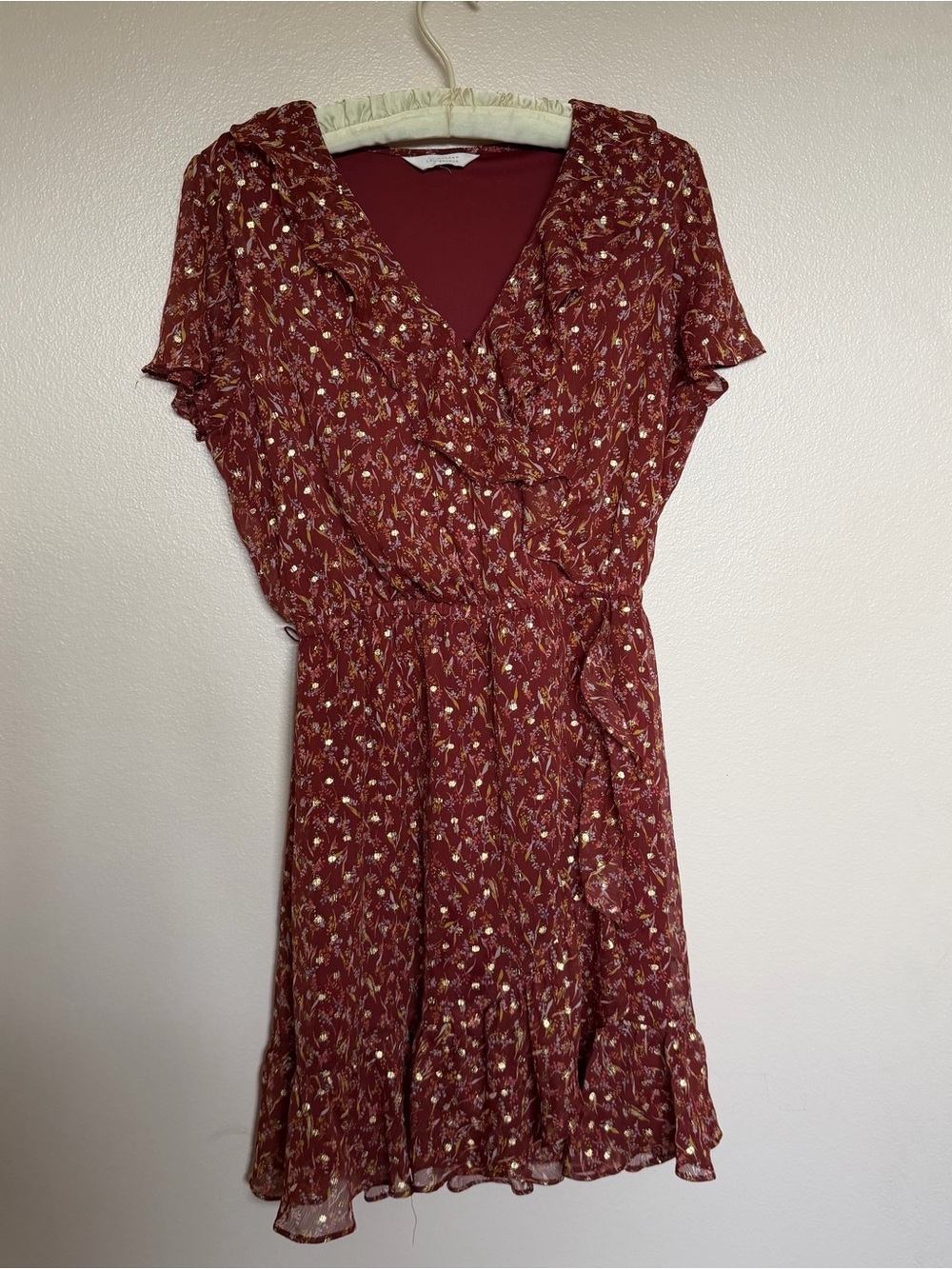 LC Lauren Conrad Burgundy Floral Wrap Midi Dress size medium